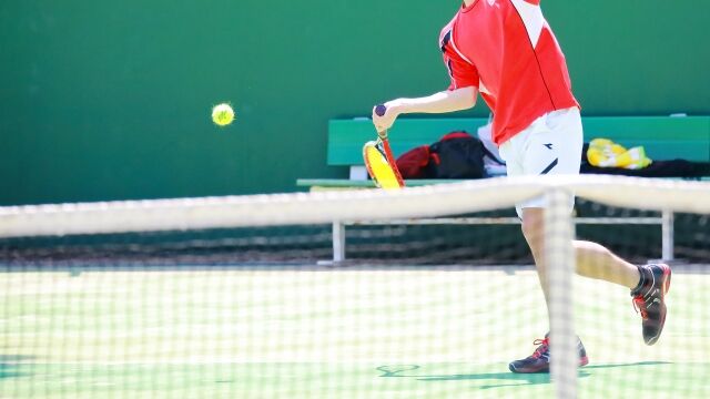 ジョイナス北野田が選ばれる理由 ～コーチの高いヒッティング技術～